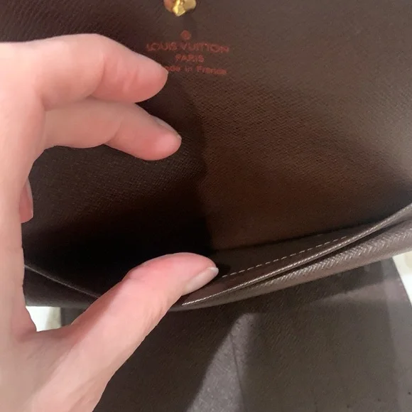 LOUIS VUITTON
Damier Ebene Alexandra Wallet - Picture 16 of 17